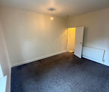 2 bedroom semi-detached house to rent - Photo 3