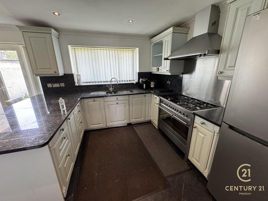 5 bedroom semi-detached house to rent - Photo 1