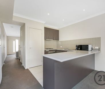 Modern Townhouse - Photo 6