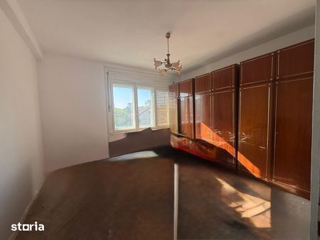 Apartament spațios 3 camere, zona centrala Take Ionescu / Str. Bucures - Photo 3
