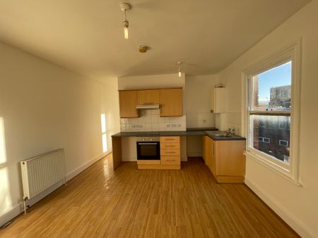 2 bedroom Apartment to let - Photo 3