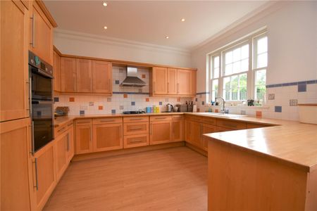 Sovereign Crescent, Lexden, Colchester, CO3 3UZ - Photo 5