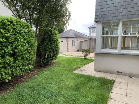 4 bedroom detached house to rent - Photo 3