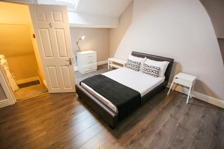 5 bedroom terraced house to rent - Photo 2