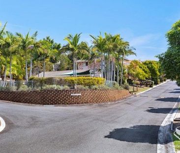 Spacious 3-Bedroom Townhouse in Convenient Location - Photo 6