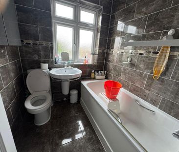 3 bedroom terraced house to rent - Photo 6