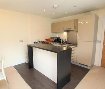 A brilliant two bedroom property in the city centre with a balcony ... - Photo 5