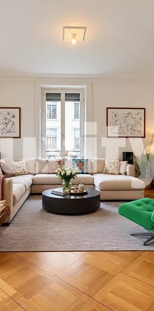 Élégant appartement haussmannien à proximité de la Vieille-Ville - Foto 1