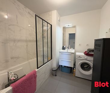 Location Appartement 3 pièces 66m² CHARTRES DE BRETAGNE 35131 - Photo 4