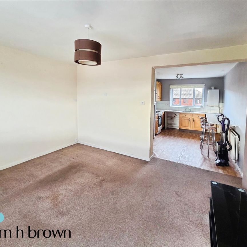 Teviot Avenue, Essex, Aveley - Photo 1