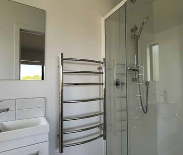 NEAR NEW 3 BEDROOM + FLEXI ROOM - Photo 5