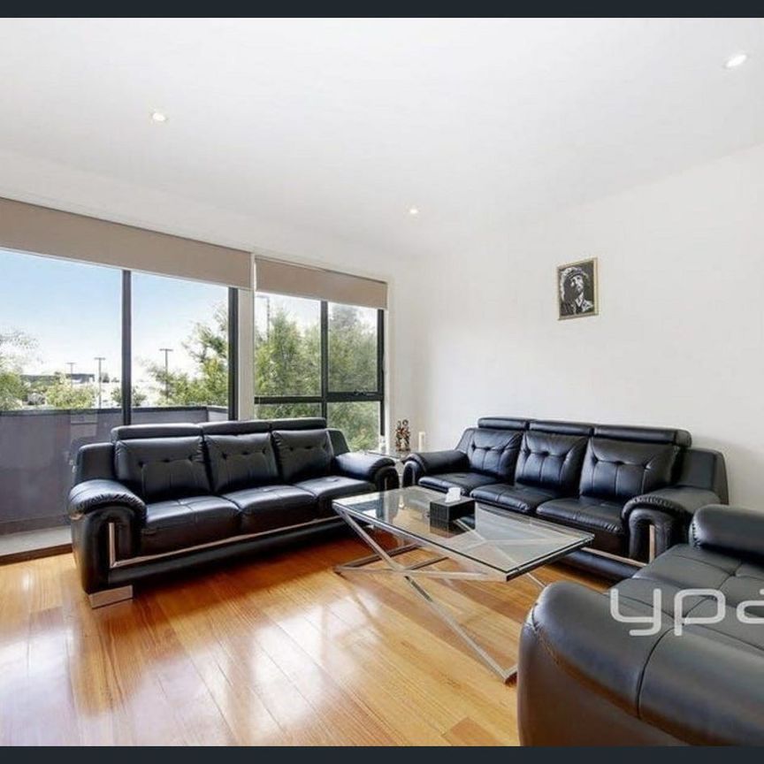 Affordable Craigieburn Townhouse Awaits! - Photo 1