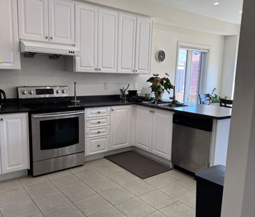 For Lease - 257 Sharon Creek Drive, East Gwillimbury, Ontario - Photo 6