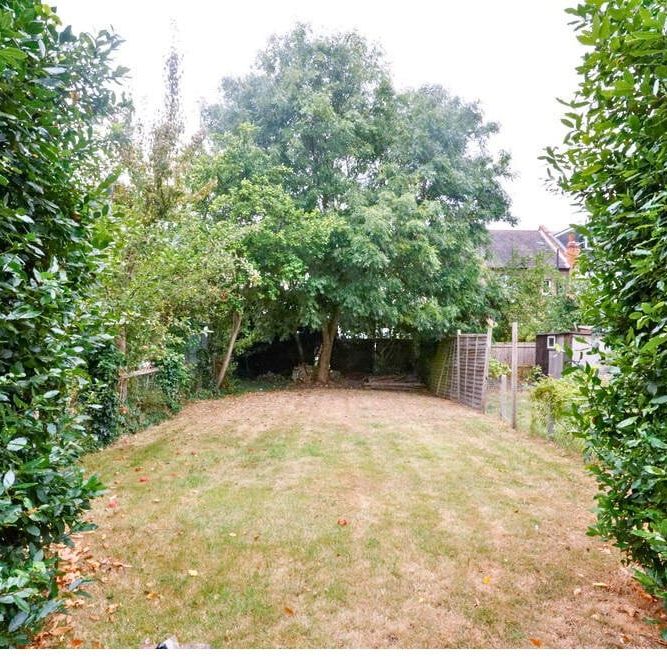Room in a Shared House, Dalmore Road, SE21 - Photo 1