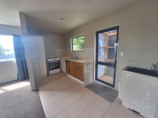 Two weeks rent free - Three Bedroom Home - Photo 1