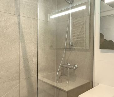 Appartement te huur in Namur voor € 900 met 1 slaapkamer - Photo 3