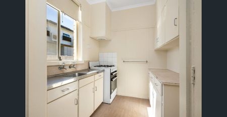 Loads of Natural Light - Photo 5