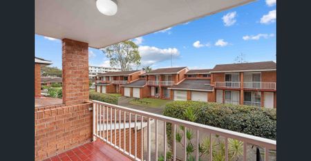 Two Bedroom Townhouse - Photo 5