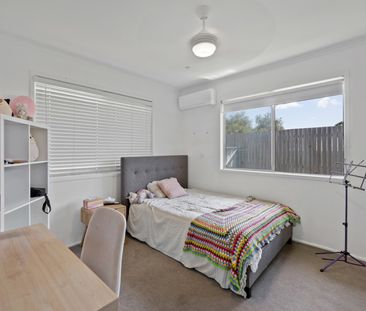 Brick home with huge entertainment area and pool - Photo 5