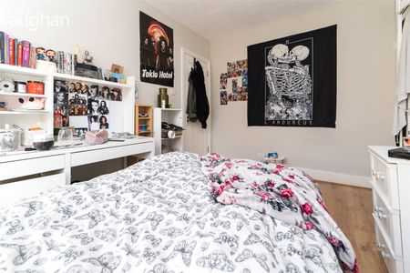 5 bedroom terraced house to rent - Photo 3