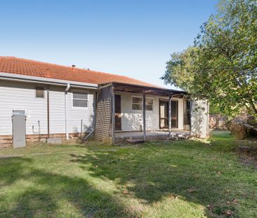 1 Mountfield Rd , MITCHAM - Photo 2