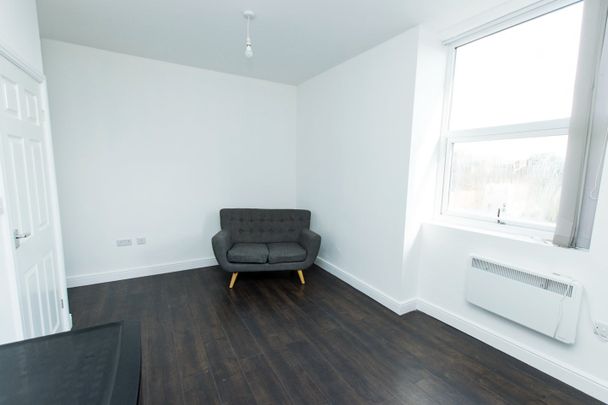 1 Bed Flat, Dovercastle, NG7 - Photo 1