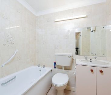 Cassio Road, Watford, Watford - Photo 2