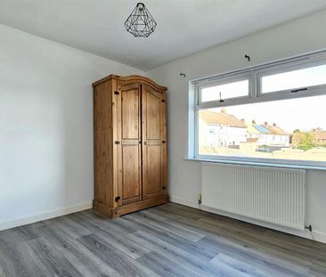 77 Pinewood Avenue, - Photo 5