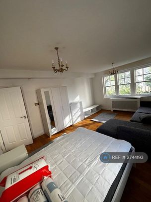 1 bedroom in a flat share to rent - Photo 1