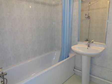 Location Appartement 3 pièces 63m² - Photo 3