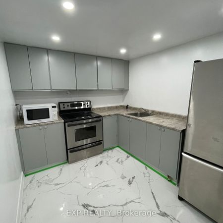 Detached Home For Lease | E8099194 - Photo 4