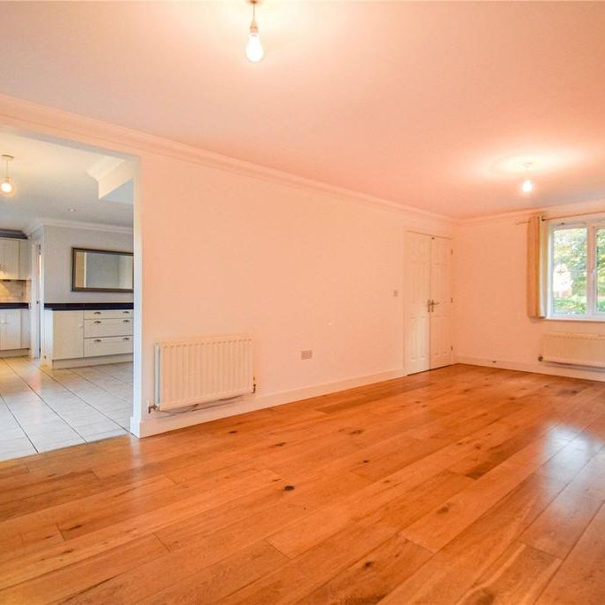 4 bedroom detached house to rent - Photo 1