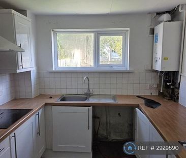 2 bedroom terraced house to rent - Photo 2