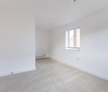 3 bedroom end of terrace house to rent - Photo 1