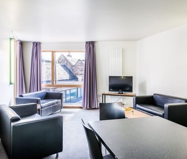 Room in a Shared Flat, Ascham Court, EH8 - Photo 1