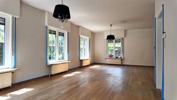 Zonnig en rustig gelegen alleenstaande woning te Eeklo! - Photo 1