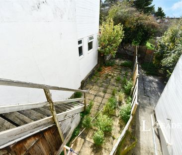 2 bedroom maisonette to rent Albion Hill, Brighton, East Sussex, BN2 - Photo 1