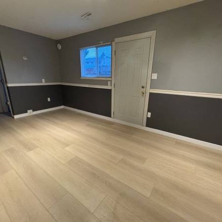 4 Bed Central Location (Abernethy way) UPPER LEVEL Home! Fenced Yard - Photo 1