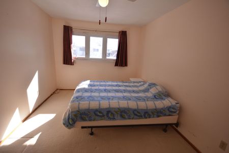 For Lease - 1463 Glen Rutley Circle, Mississauga, Ontario - Photo 5