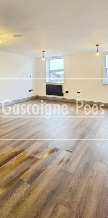 Central Road - Worcester Park - Photo 1