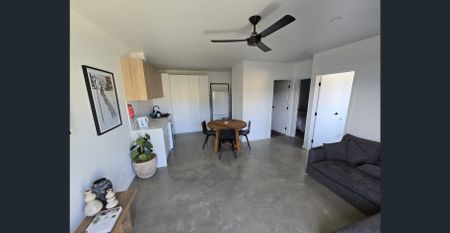 Spacious 5-Bedroom Furnished Home overlooking the Lake/Mountains - Photo 2