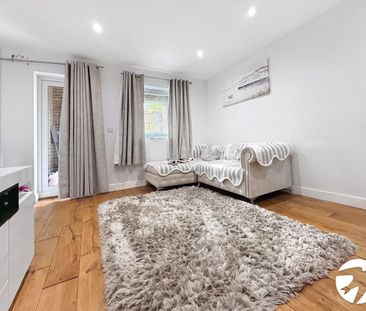 2 bedroom property to rent - Photo 1