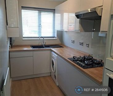 3 bedroom end of terrace house to rent - Photo 4