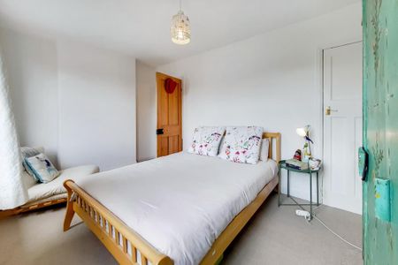 2 bedroom terraced house to rent - Photo 4