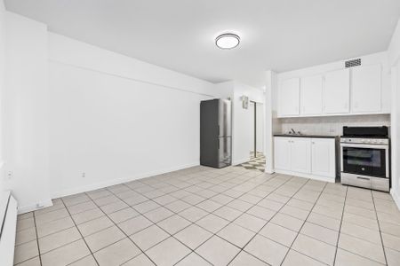 1900 Av. Lincoln, #124 - Photo 4