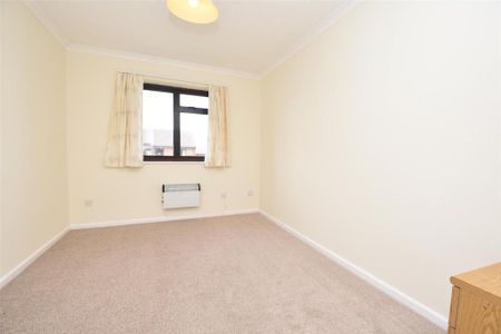 3 bedroom detached bungalow to rent - Photo 4