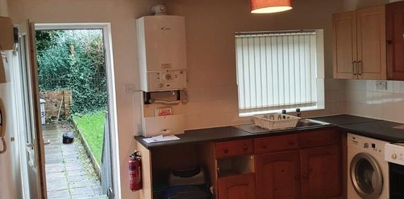 Ground floor flat to rent - Photo 2