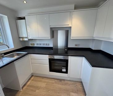 2 bedroom terraced house to rent - Photo 2
