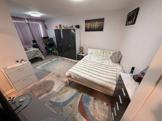 Studio Flat, Linden House, NW10 - Photo 1