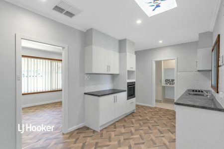 Neat and Tidy Family home! - Photo 5